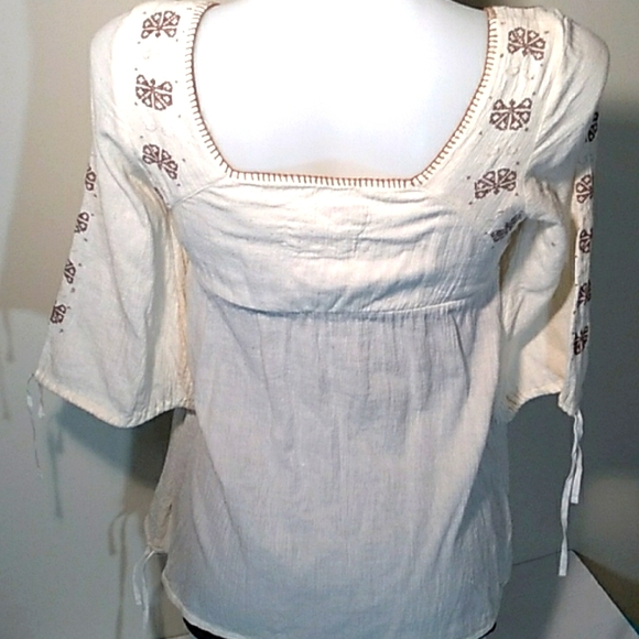 CUTE BOHO EMBROIDERED TOP ,HOOK & EYE CLOSE BY FREE PEOPLE - Picture 4 of 11